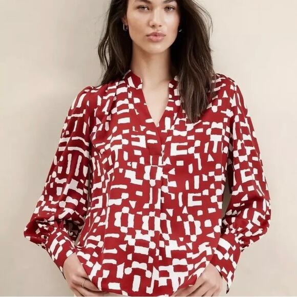 Banana Republic Red Cranberry Long Volume Sleeve Blouse Sz.M NWT - Picture 1 of 13